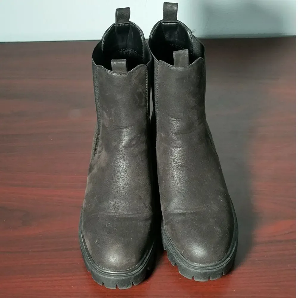 Journey Collection Ivette Boots Wmn's 8.5 Black Block heel Comfort Foam Pull on
